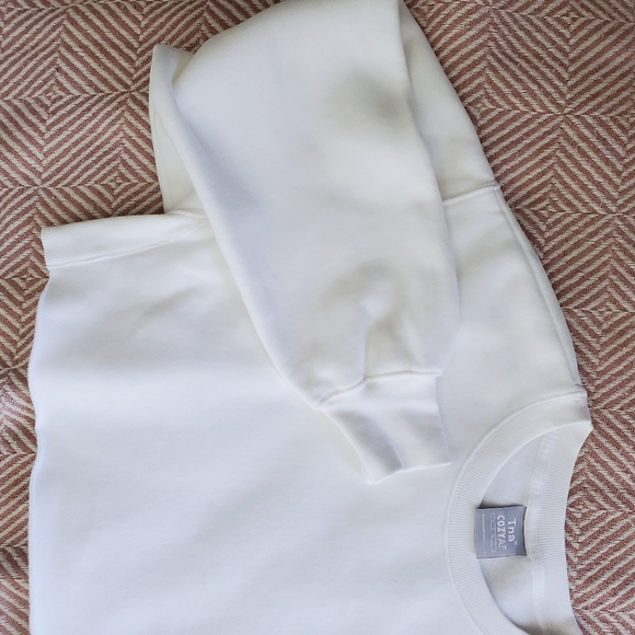 Brand New - Aritzia - TNA Cozy Fleece Boyfriend Cropped Sweatshirt - Picture 6 of 10